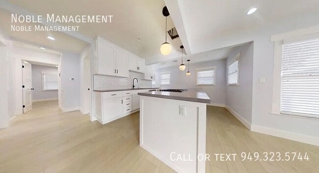 Foto del edificio - 721 W Almond Ave
