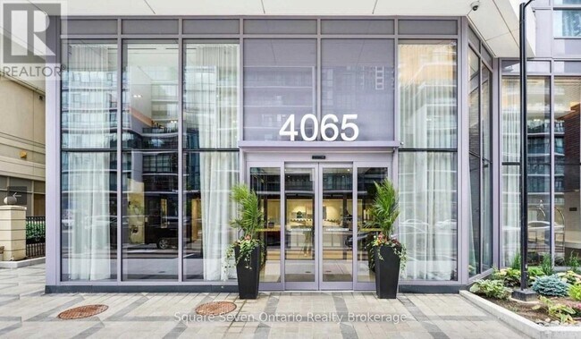 Photo du bâtiment - 4065 Confederation Pkwy