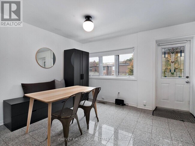 Photo du bâtiment - 1406 Danforth Ave
