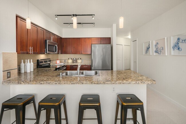 Foto del edificio - Beautiful Condo in the Heart of Ballard wi...