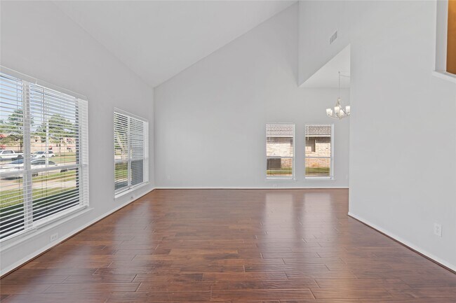 Building Photo - 15414 Willow River Dr