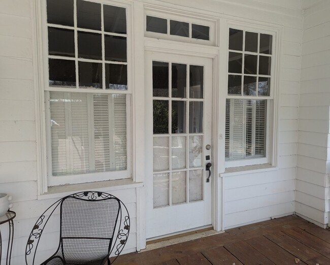 Foto del edificio - 806 Belhaven St