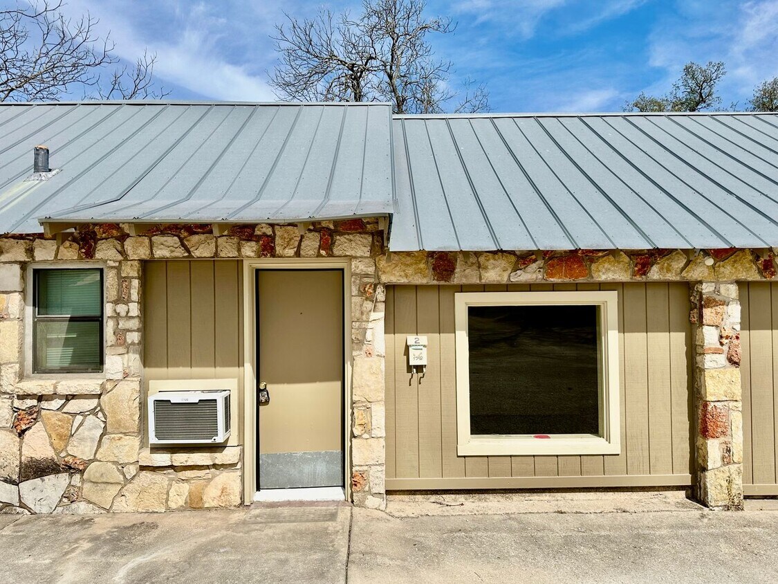 2 Orange Cir, Kerrville, TX 78028 House Rental in Kerrville, TX