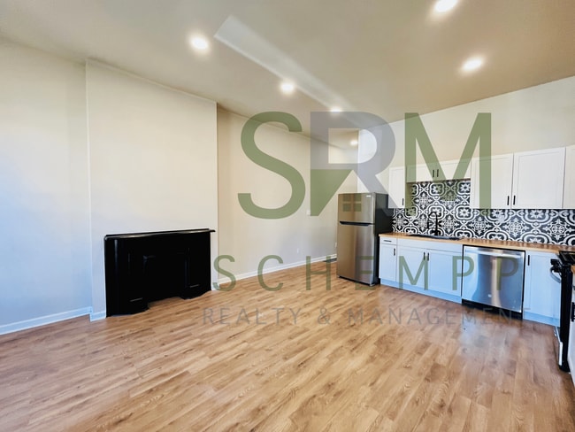 Photo - Camp St Apartment