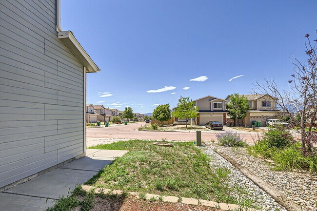 Building Photo - 1781 Dewhirst Dr
