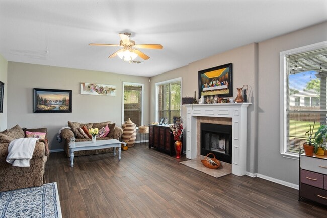 Building Photo - 504 Lakota Ln