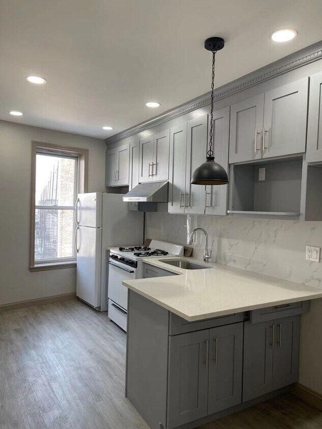 Foto principal - 7917 5th Ave