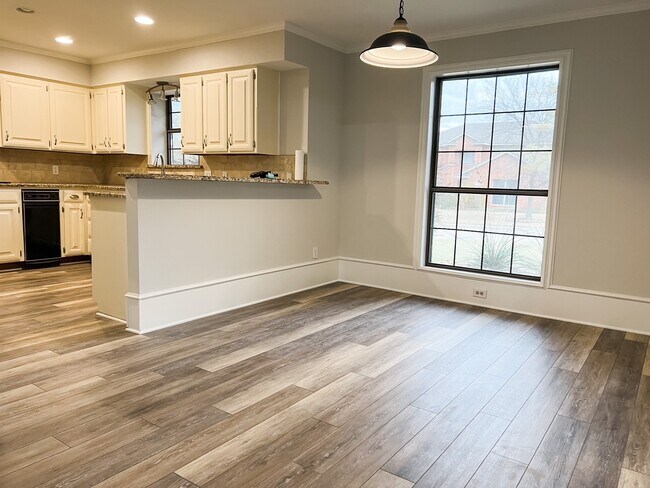 Building Photo - 7 Edgemere Dr