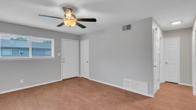 Foto del edificio - 1304 N Irvington Ave