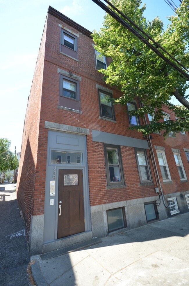 Building Photo - 349 Sumner St