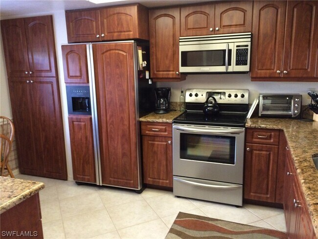 Foto del edificio - 7340 St Ives Way