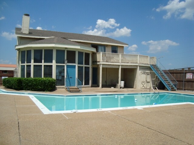 Buckingham Court Apartments 3520 3524 W Buckingham Rd Garland TX Buckingham Court Apartments 3520 3524 W Buckingham Rd Garland TX