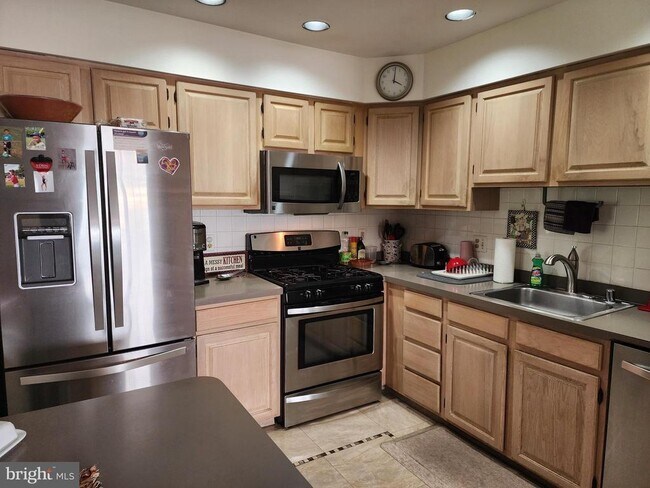 Foto del edificio - 922 Glackens Ln