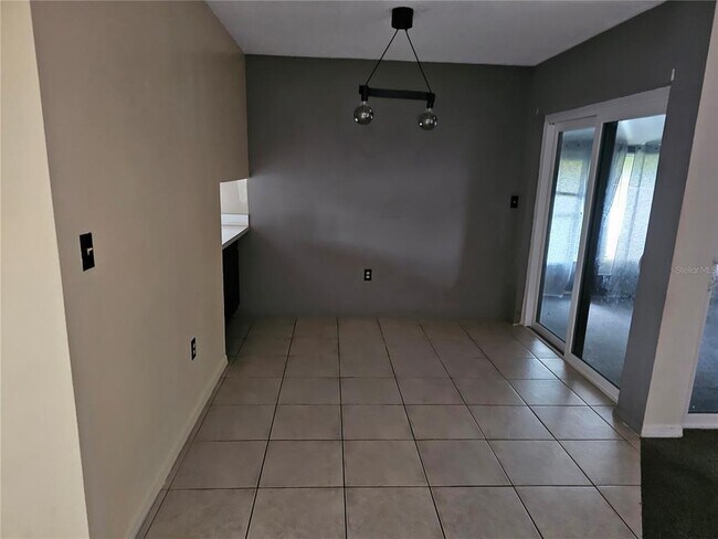 Foto del edificio - 569 Hunter Cir