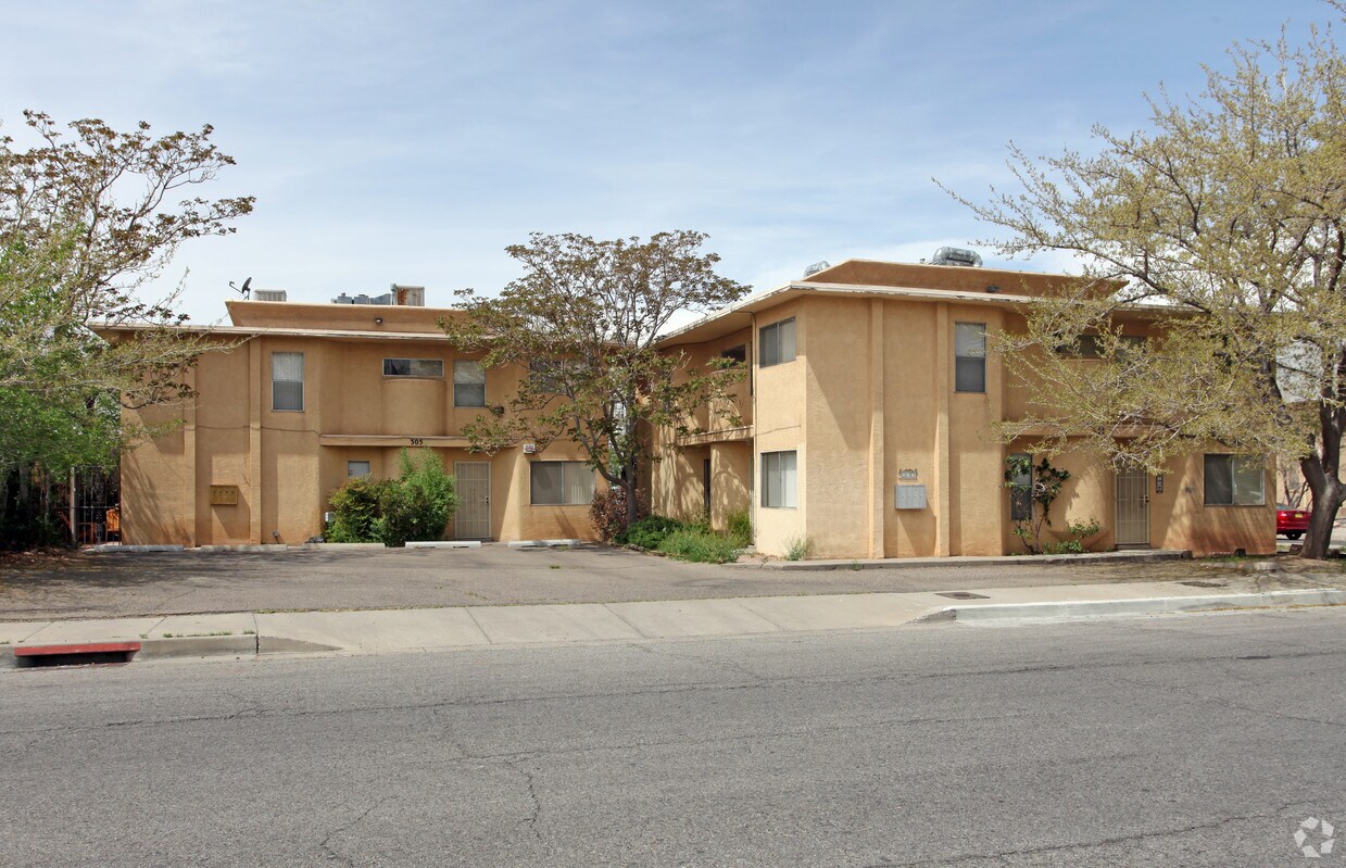 Primary Photo - 301-305 Valencia Dr SE