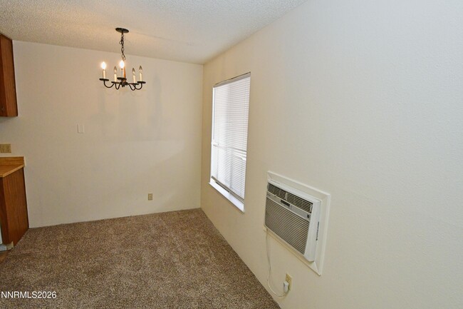Building Photo - 400 S Saliman Rd