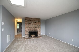 Building Photo - 1118 SE Rhone St