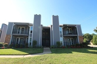Building Photo - 420 W Heritage Dr