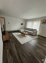 Building Photo - 6609 Oak Forest Ave