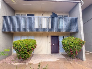 Building Photo - 6802 N 17th Ave