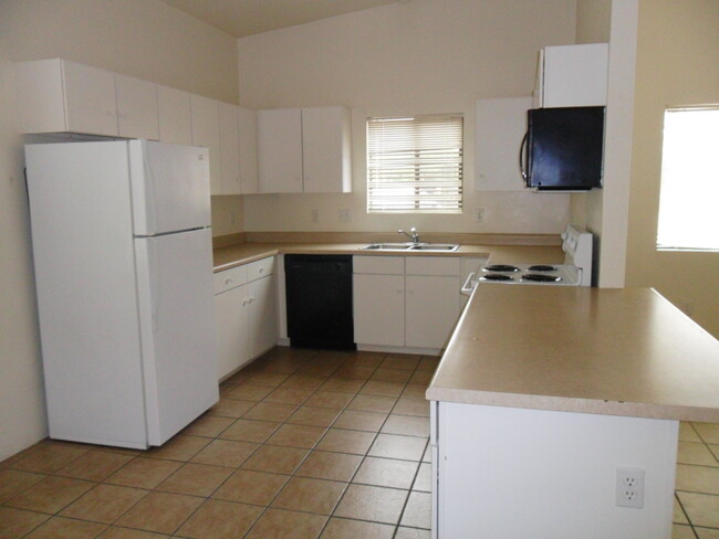 Foto del edificio - 1328 E Lee St