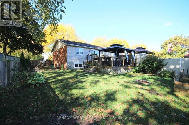 Building Photo - 4244 York Dr