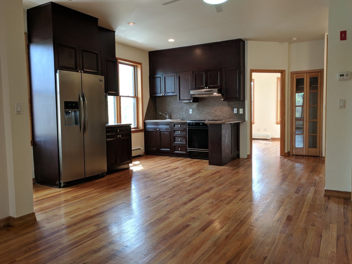 Foto principal - 605 Prospect Pl