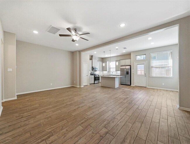 Foto del edificio - 5531 Purple Meadow Ln