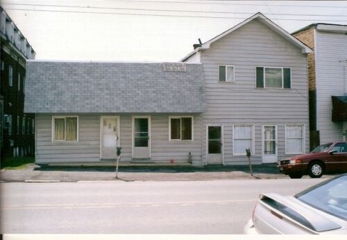 Primary Photo - 719 Main St