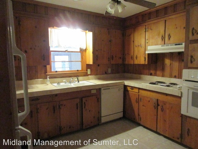 Building Photo - 3 br, 2 bath House - 527 Benton Drive