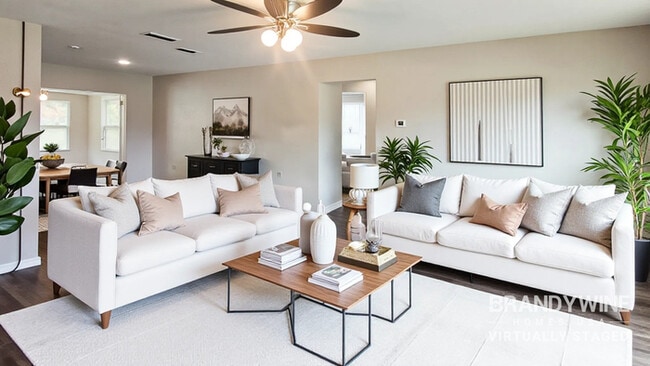 Foto del edificio - 121 Melanie Ln