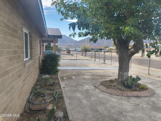 Foto del edificio - 4908 Blue Ridge Cir