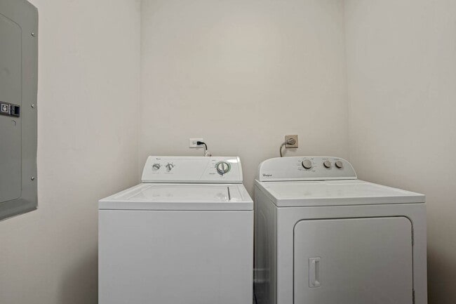 Foto del edificio - 1295 S Michigan Ave