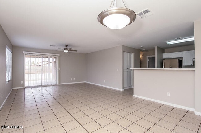 Building Photo - 10730 W Glenrosa Ave