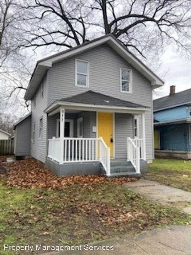 3 br, 2 bath House 911 Fulton St House Rental in Elkhart, IN