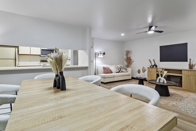 Foto del edificio - Wehnwood Court Apartments