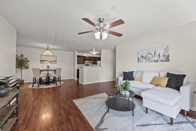 Building Photo - 6823 Meadow Creek Dr