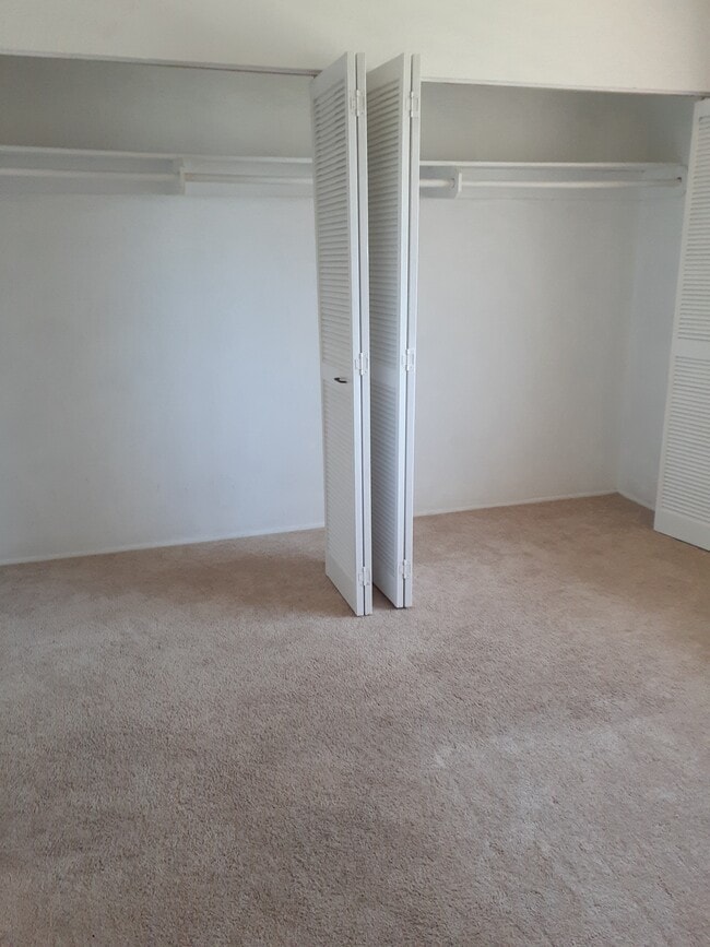 Building Photo - 94-1486 Lanikuhana Ave