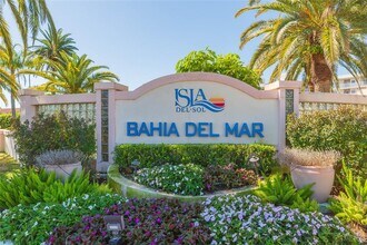 Building Photo - 6080 Bahia Del Mar Cir N