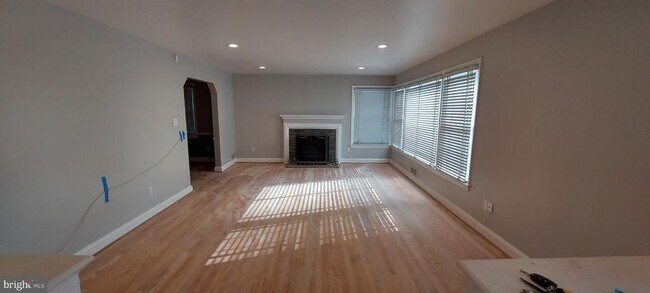 Building Photo - 9308 Cedar Ln