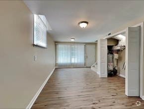 Building Photo - 2818 Dunmore Dr