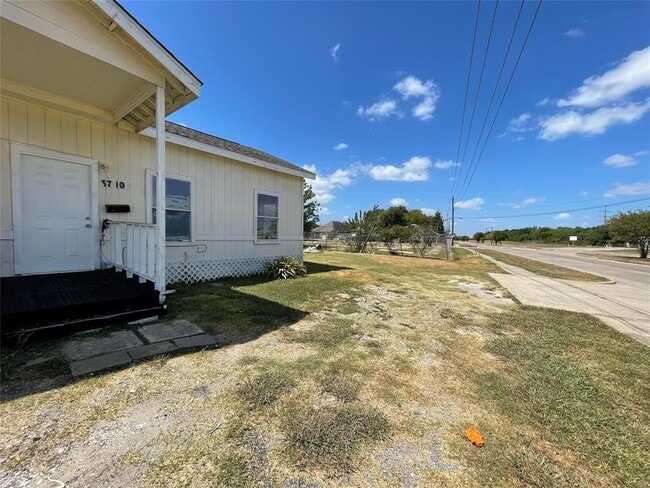 Building Photo - 3710 Holmes Road, B