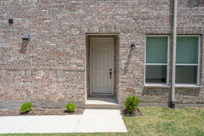 Building Photo - 5118 Springlake Pky