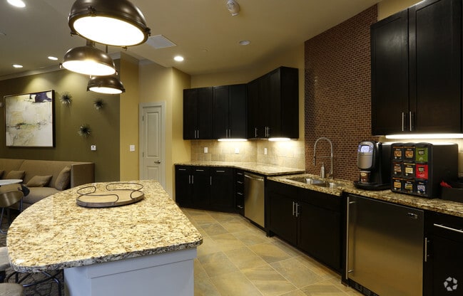 Building Photo - The Maggie