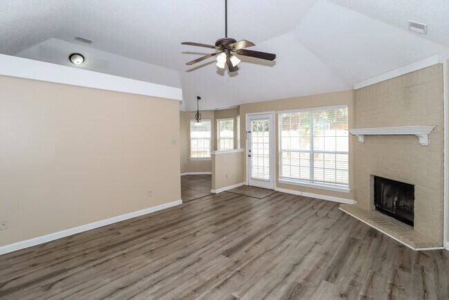 Foto del edificio - 1172 Jessica Lauren Dr