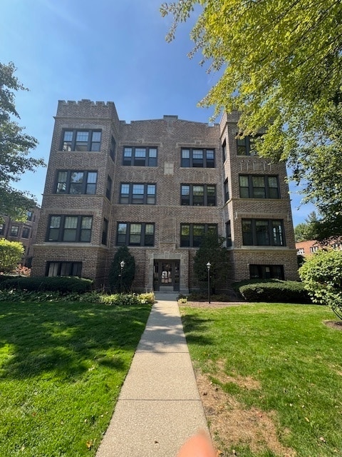 Building Photo - 313 N Oak Park Ave