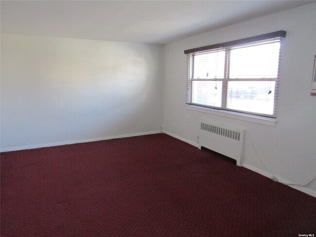 Building Photo - 82-67 Langdale St
