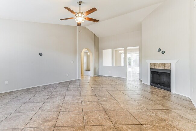 Building Photo - 4414 E Ashurst Dr