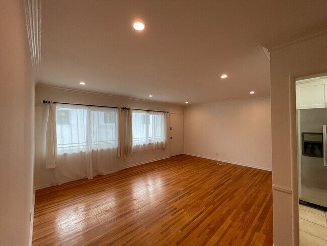 Foto del edificio - 1059-1059 S Genesee Ave