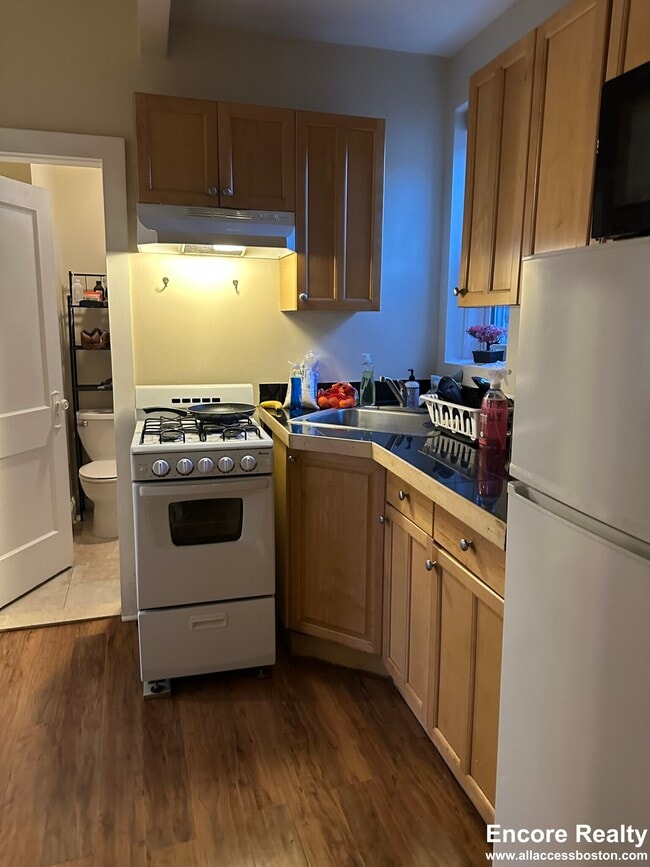 Building Photo - 38 Hemenway St